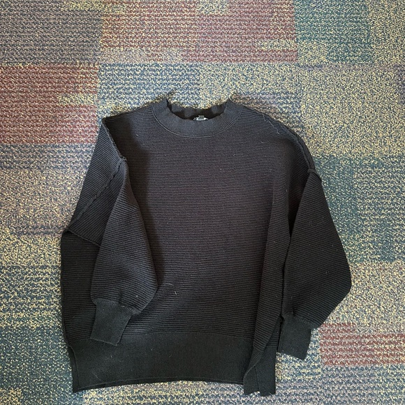 Elegant Black Women's Sweater - Picture 2 of 3